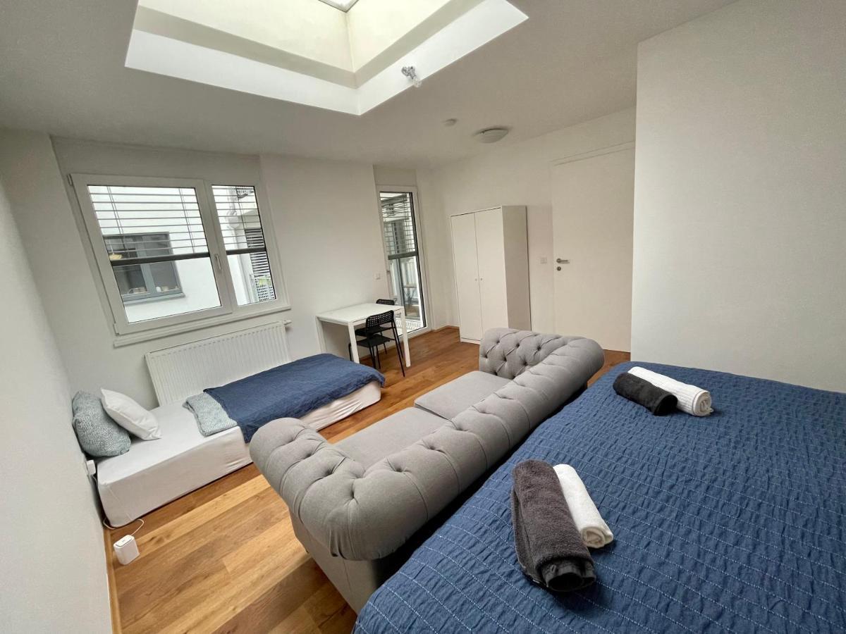Eca Rooftop Live - Private Rooms & Serviced Apartments Wina Bagian luar foto