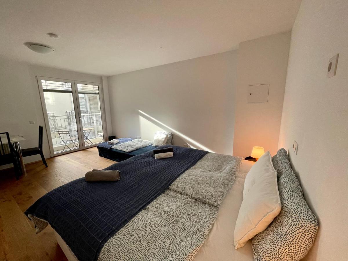Eca Rooftop Live - Private Rooms & Serviced Apartments Wina Bagian luar foto