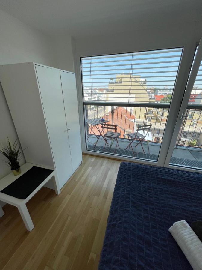 Eca Rooftop Live - Private Rooms & Serviced Apartments Wina Bagian luar foto