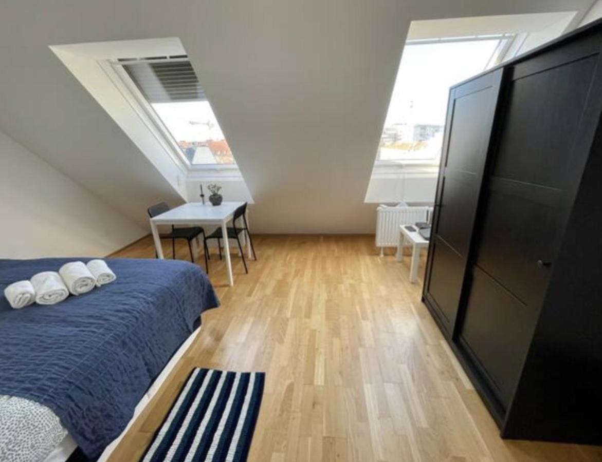 Eca Rooftop Live - Private Rooms & Serviced Apartments Wina Bagian luar foto